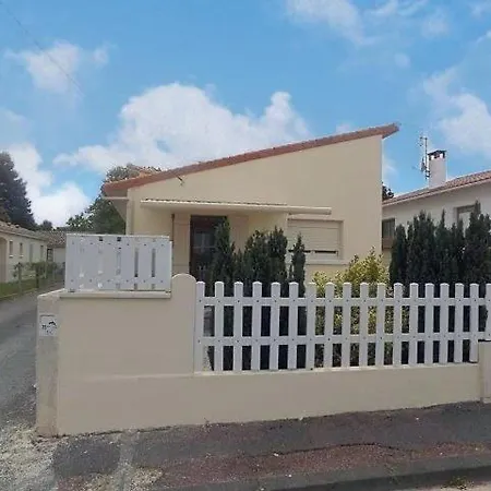 Palais Sur - Maison Situee Rue Des Ecoles - Au Calme *