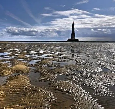 Palais Sur - Maison Situee Rue Des Ecoles - Au Calme
