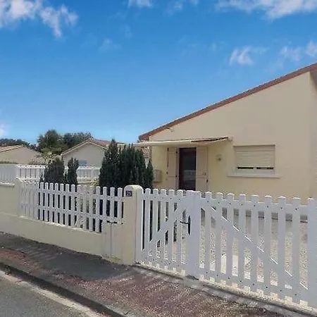 Palais Sur - Maison Situee Rue Des Ecoles - Au Calme