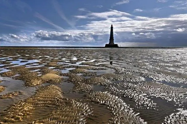 Palais Sur - Maison Situee Rue Des Ecoles - Au Calme