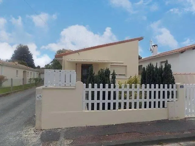 Palais Sur - Maison Situee Rue Des Ecoles - Au Calme *