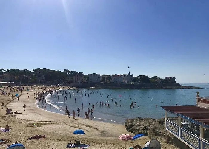 Palais Sur - Maison Situee Rue Des Ecoles - Au Calme