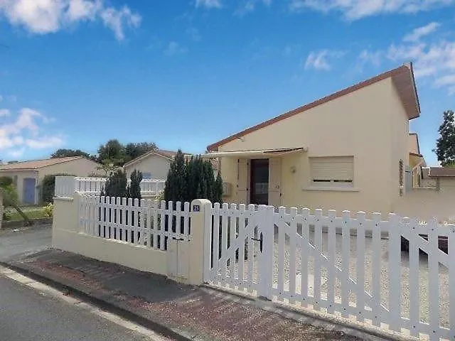 Palais Sur - Maison Situee Rue Des Ecoles - Au Calme